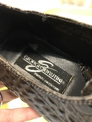 558393