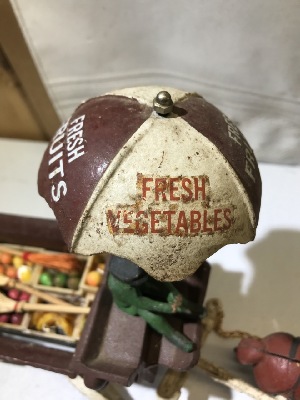 558693