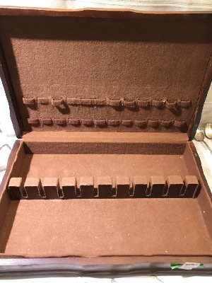 558872