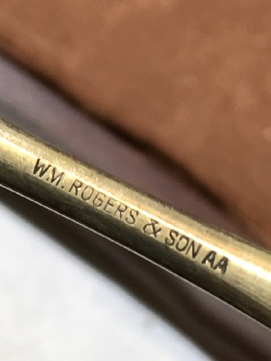 558874