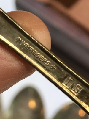 558876