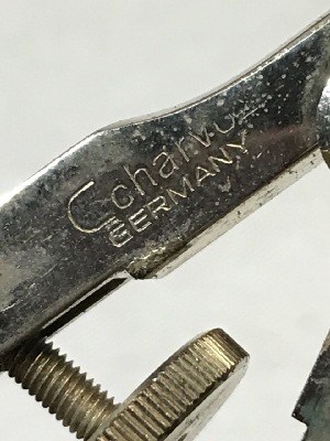 558967