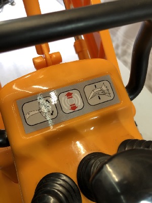 559703