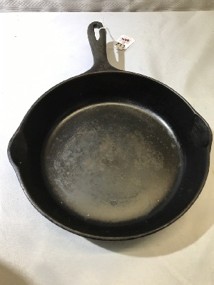 560668