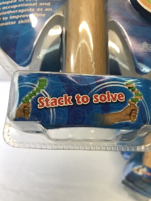 560733