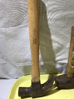 560850