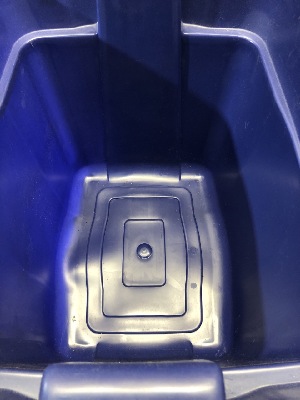 560937