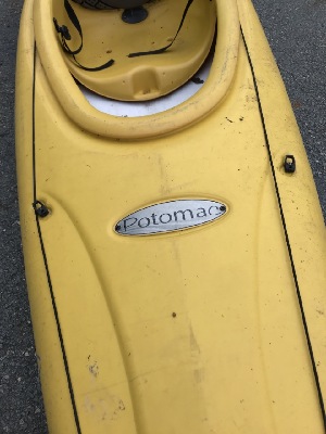 560981