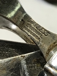 558982