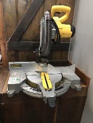 560129