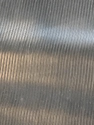 560268