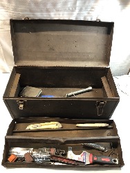 560297
