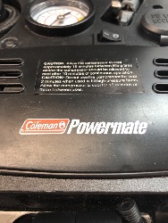 560874