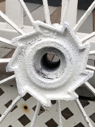 560946