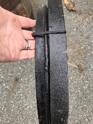 560970