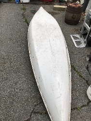 560986