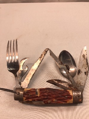 561433