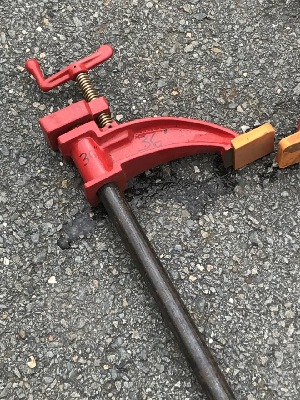 561839