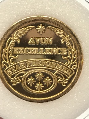 561930