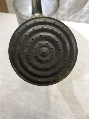 562223