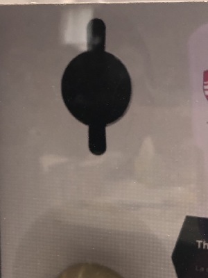 562318