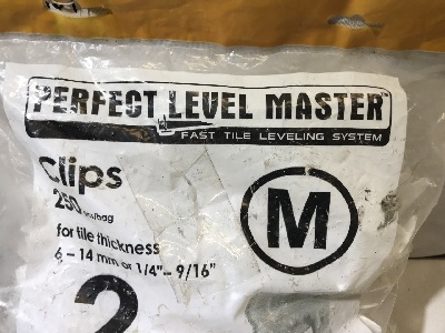 562393
