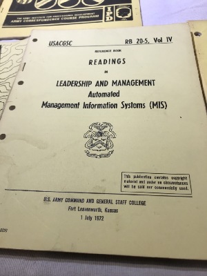 562403