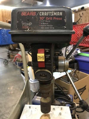562458
