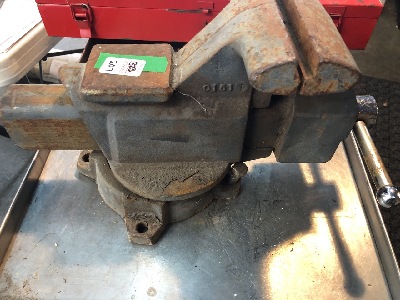 562764