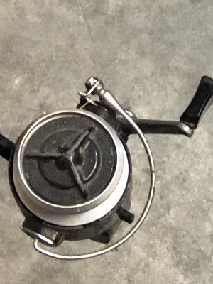 562822