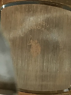 563663