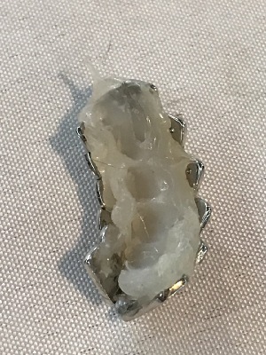 563682