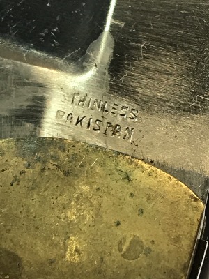 563751