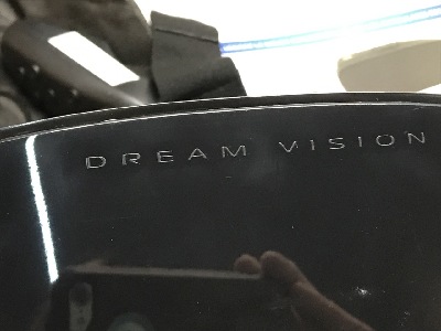 563882