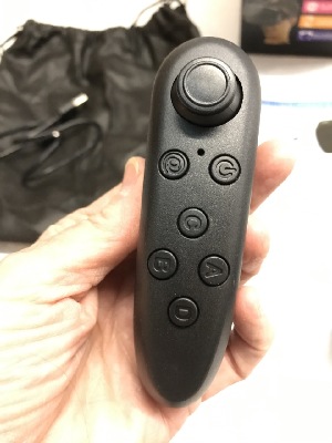563891