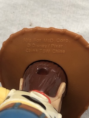 563894