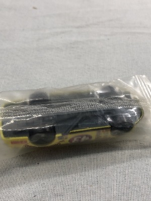 563915