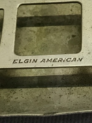563958