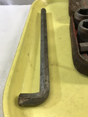 564153
