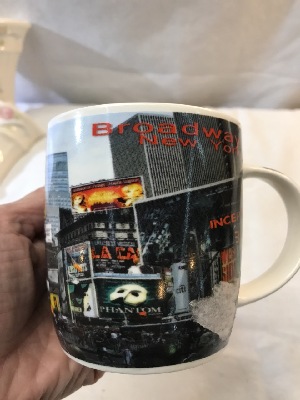 564313