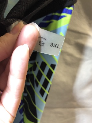 564327