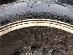 561283