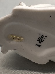 561374