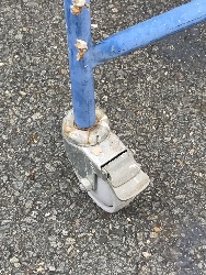 561800