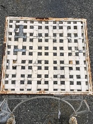 561816