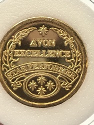 561930