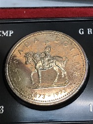 561947