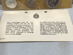 561964