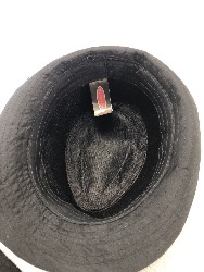 562505