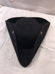 562506